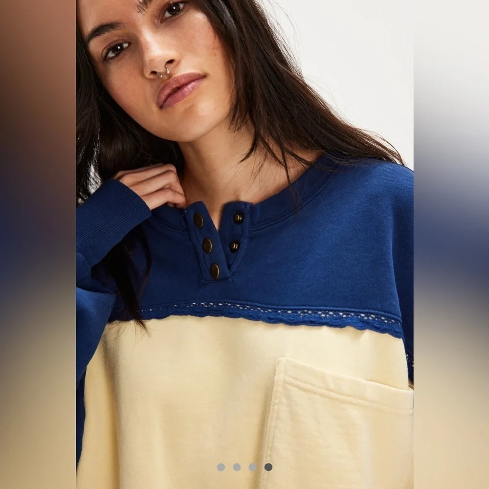 NWT FREE PEOPLE Strawberry Sweatshirt Size Small Oceana Combo